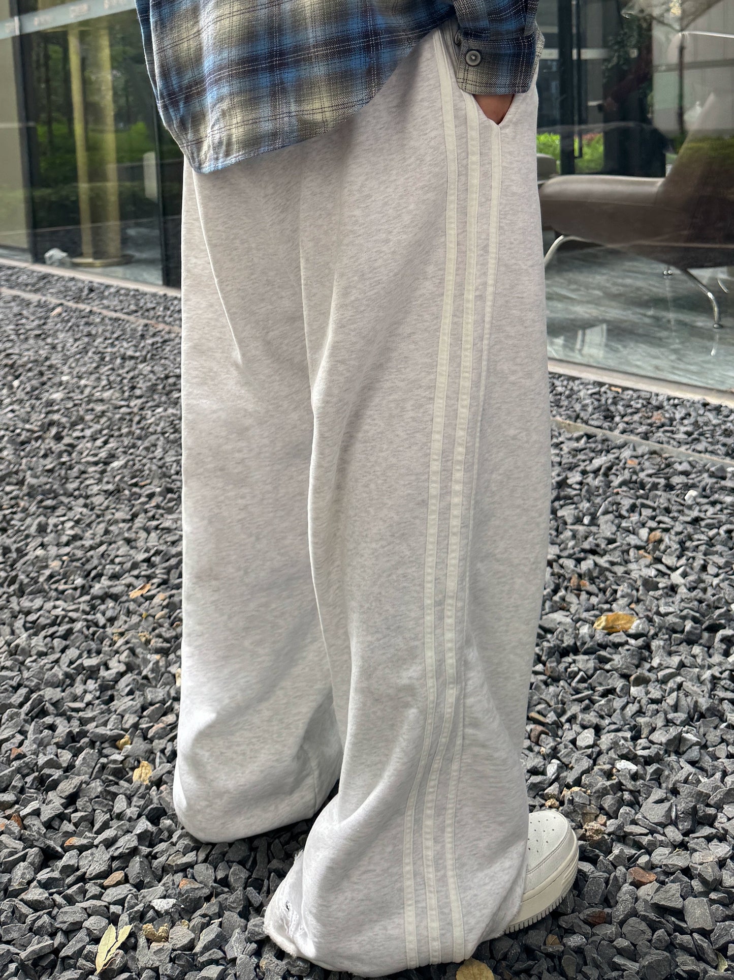 Untold Embroidery Badge Baggy Sweatpants