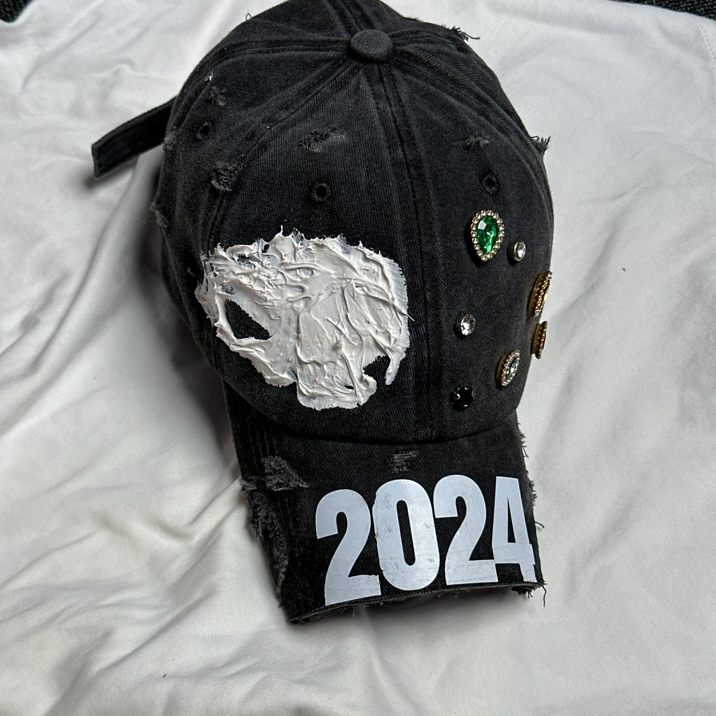 UNTOLD HAND BRIM DISTRESSED 2024 CUT WASHED CAP