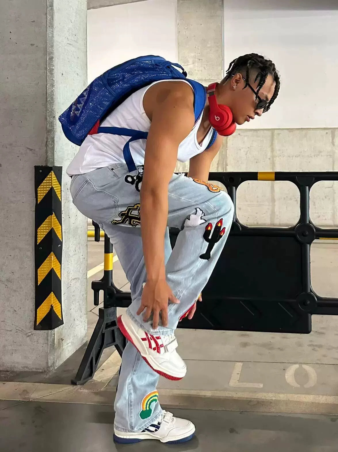 Untold Light-Colored Floral Embroidered Jeans